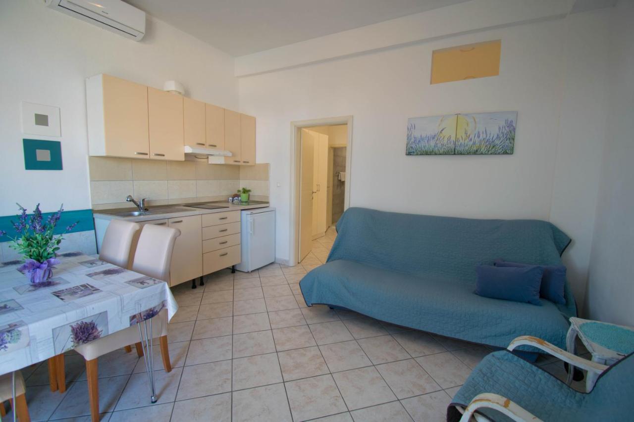 Family Apartment Manuela - Baška Voda Екстериор снимка